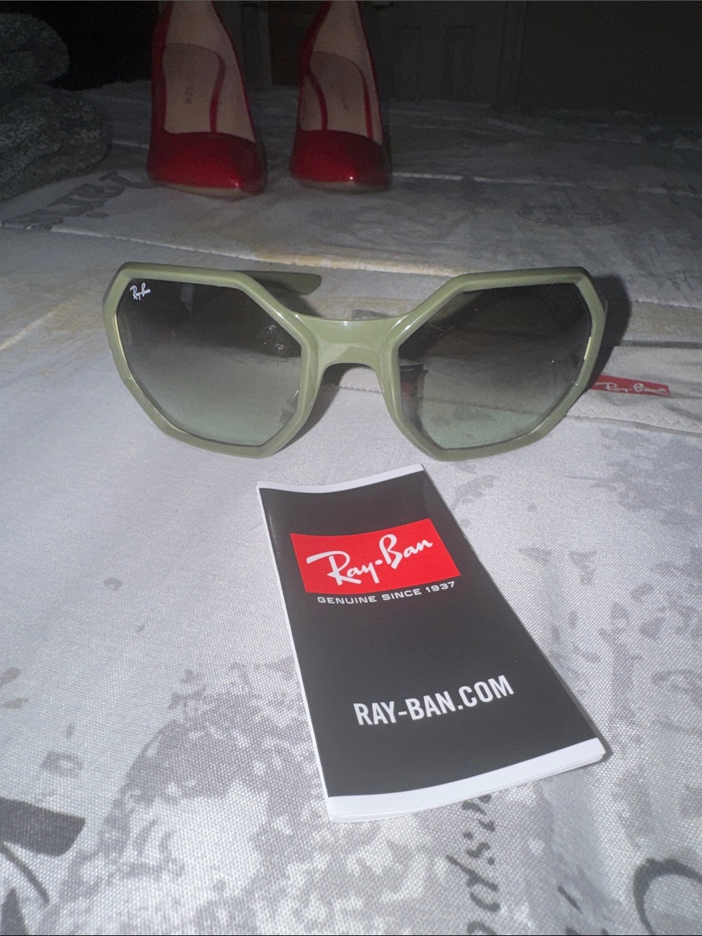 Ray-Ban Women's Olive Green Geometric Oversized Sunglasses